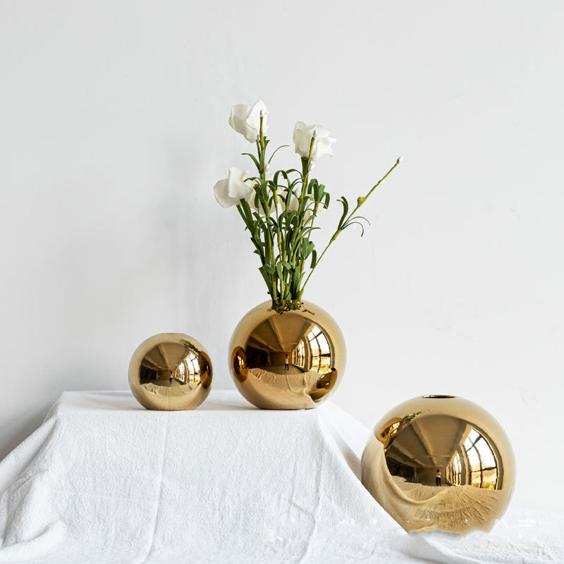 Round Golden Vase, Assorted